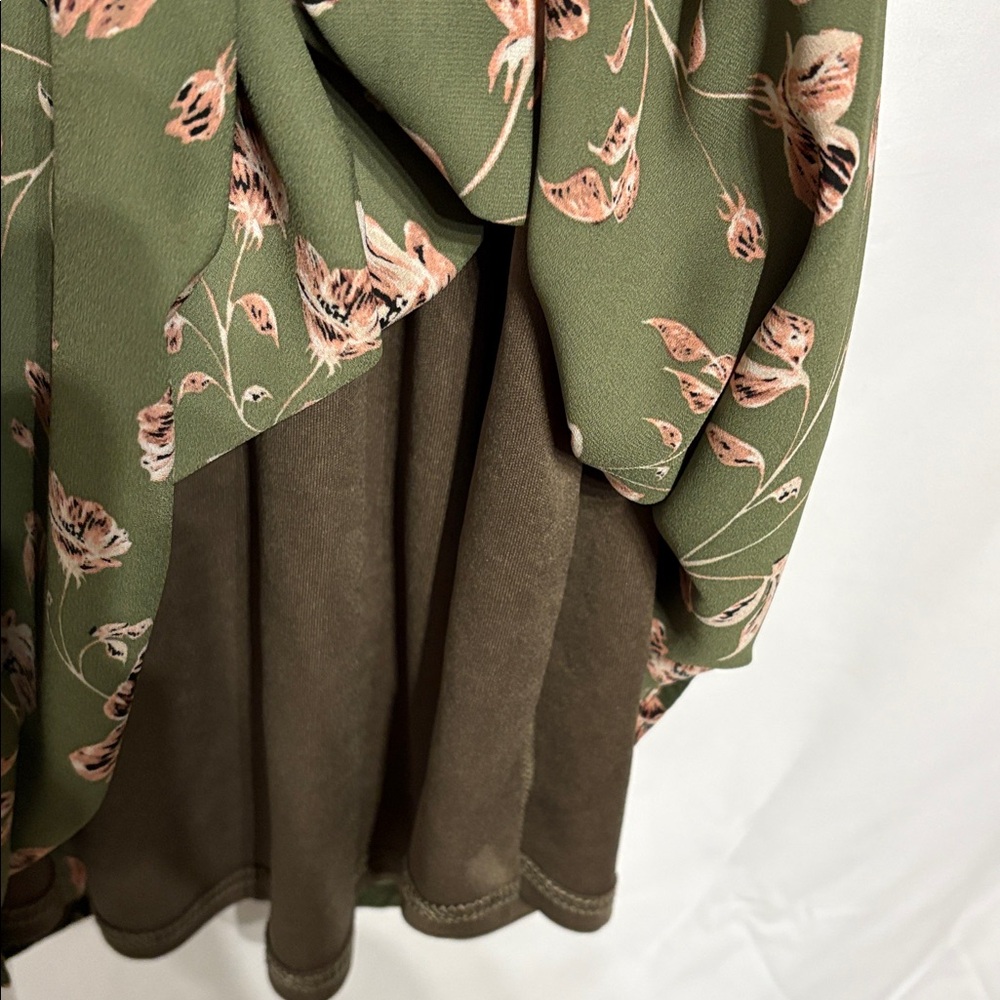 Verse Women’s Green Floral 3/4 length Sleeve Midi Dress Made in USA. - Picture 3 of 11